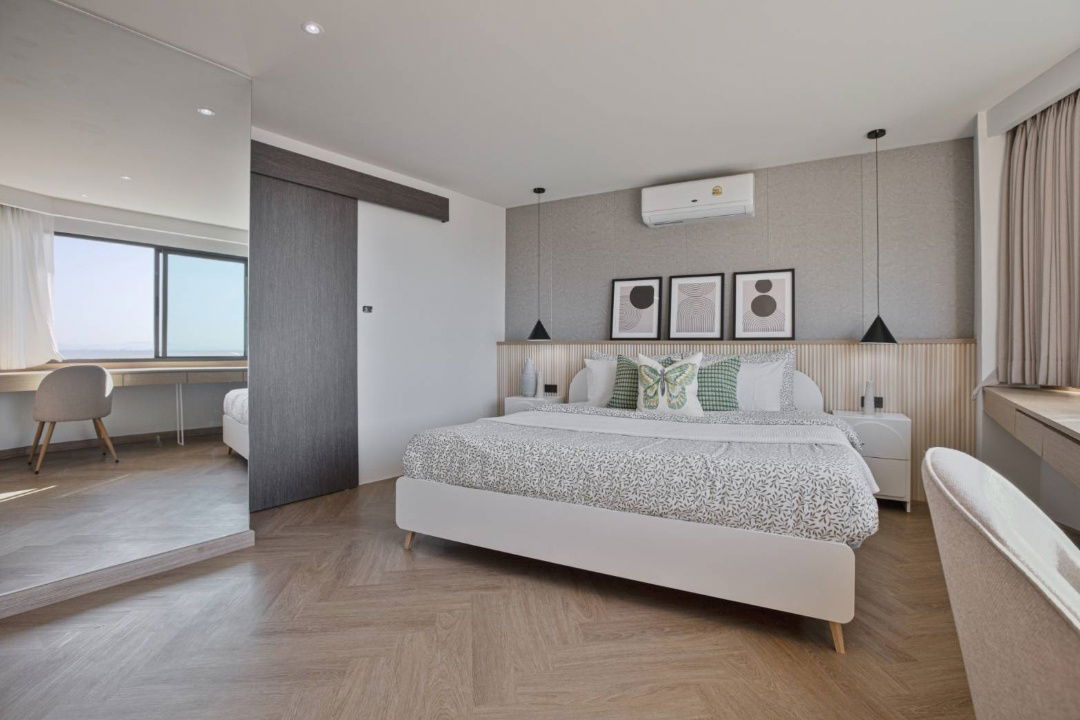 picture For rent: PENTHOUSE CONDO, large room in the heart of Nimman, offering the feeling of living in a private home RW006801 - 2/11