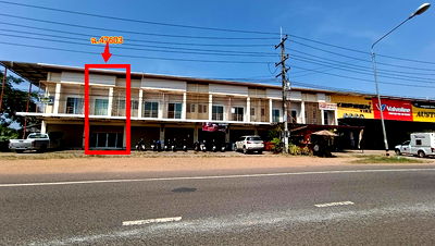 Shophouses for sale Trakan Phutphon Ubon Ratchathani : อาคารพาณิชย์ 102 square meter Ubon Ratchathani Trakan Phutphon Kham Charoen for 2375000 THB