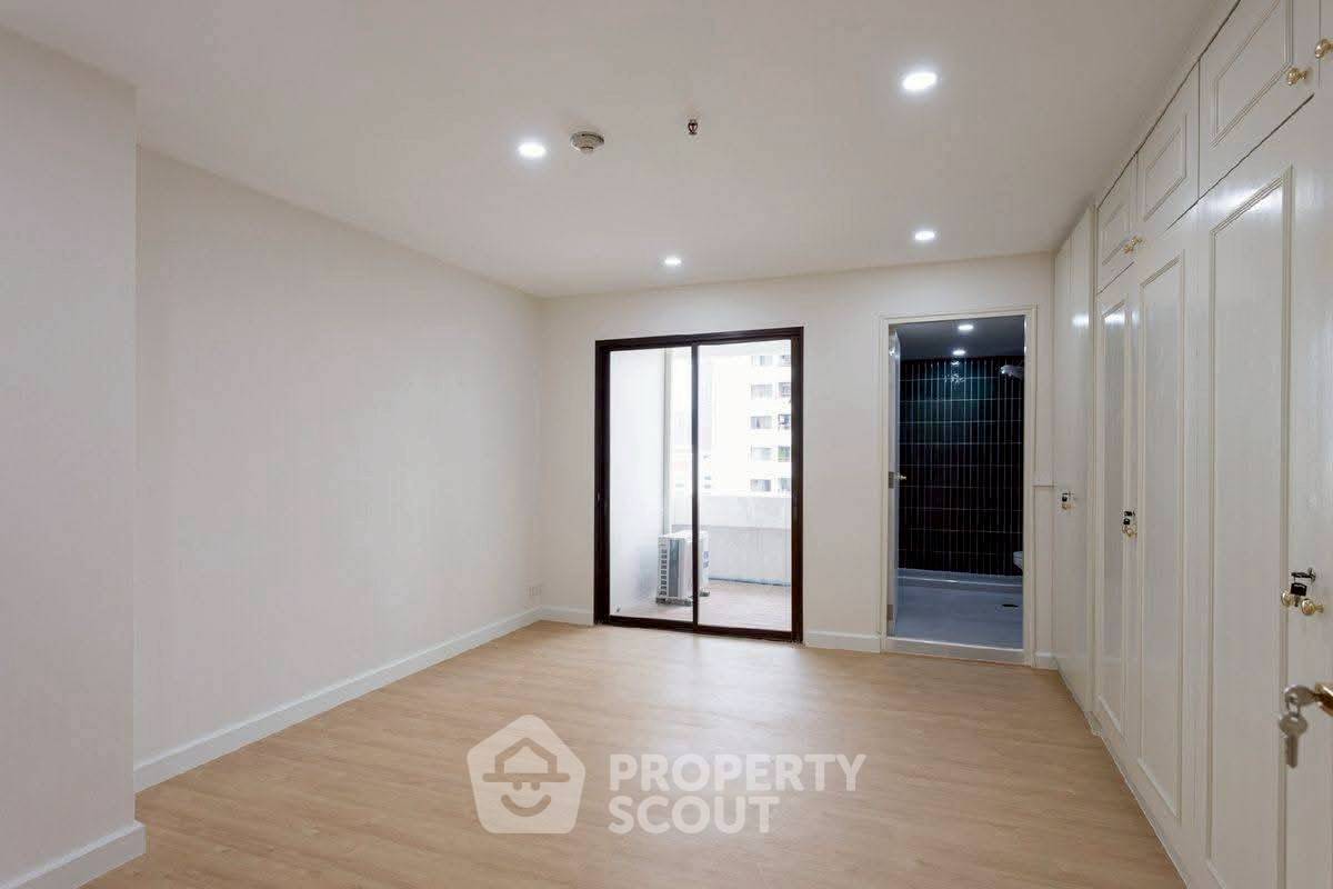 picture 3-BR Condo at Prestige Towers Condominium near MRT Sukhumvit (ID 2065052) - 6/12