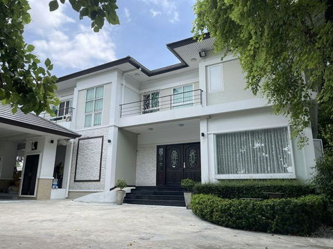 บ้านเดี่ยวสุดหรู ใจกลางคุ้งบางกระเจ้า เนื้อที่ 500 ตร.ว. ร่มรื่นน่าอยู่