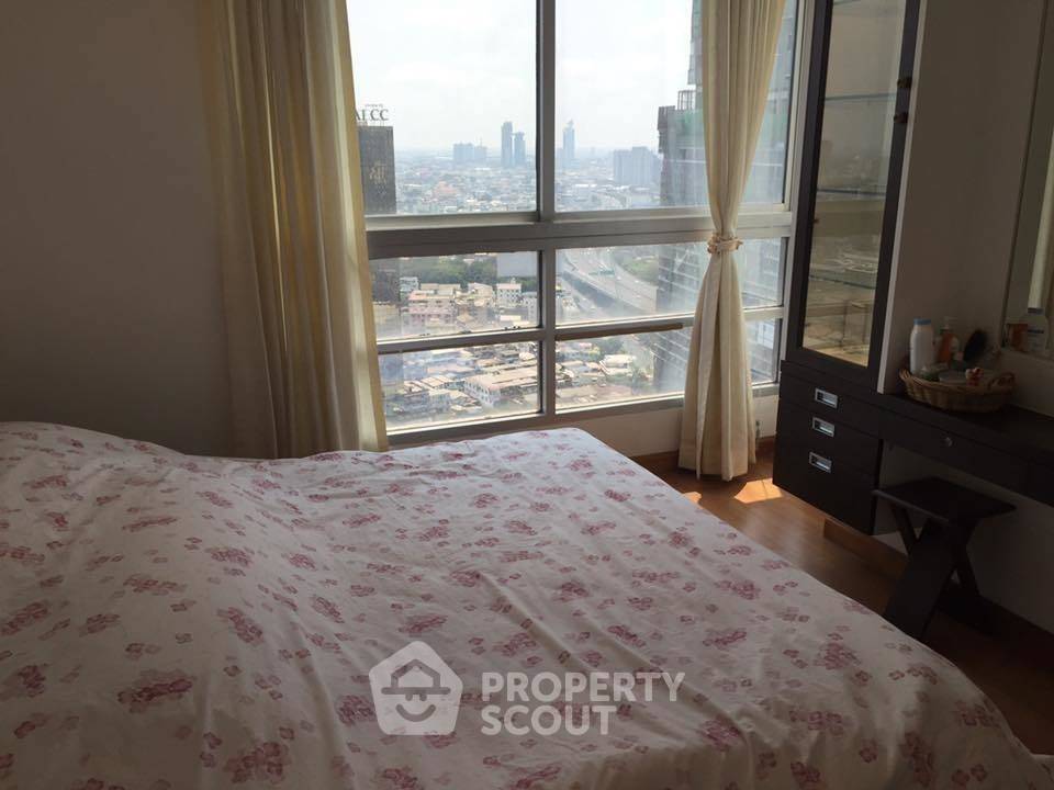 picture 2-BR Condo at Sathorn House Condominium near BTS Surasak (ID 333348) - 9/18