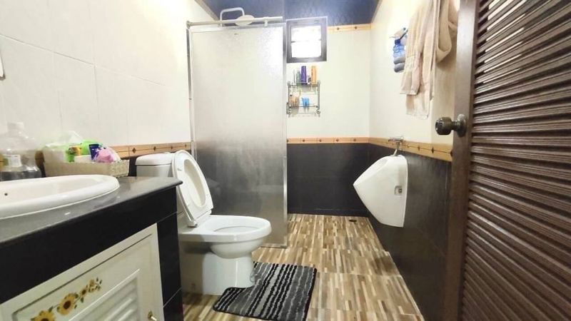 รูป บ้านเดี่ยวมือสอง หลังใหญ่ หมู่บ้านธารดารา  ศรีราชา ชลบุรี  - รูปที่ 9/20