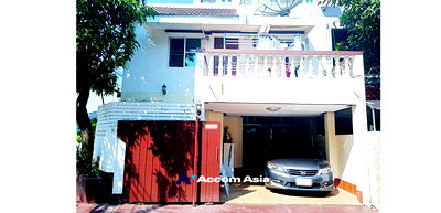 Houses for rent Soi Ekamai (Sukhumvit 63) : 🔼🔽 AccomA 📩 Home Office 4 BR House in Khlong Ton Nuea (AA33848)