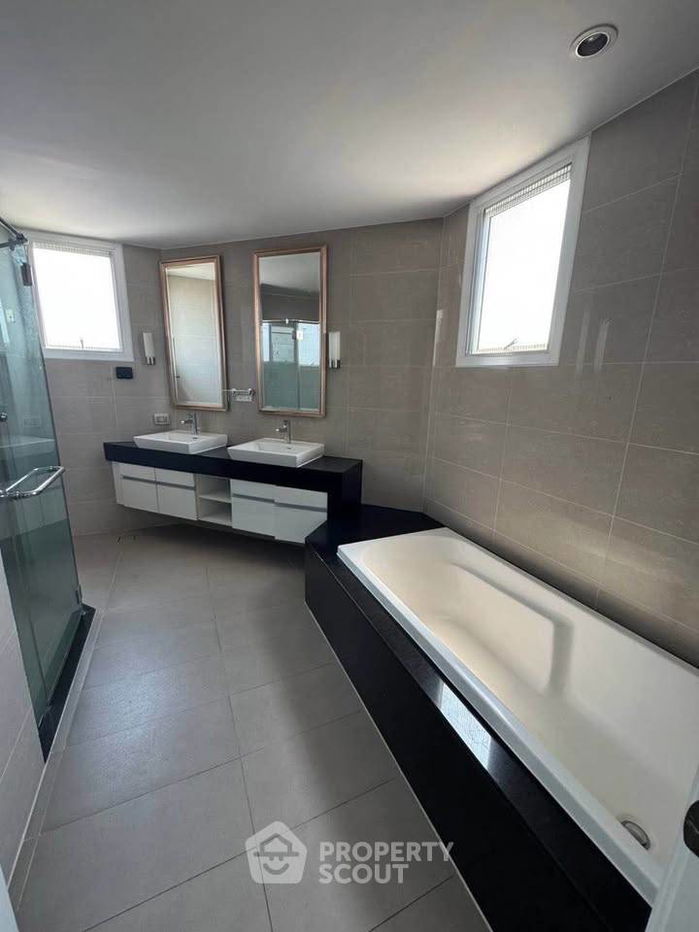 picture 4-BR Condo at Supalai Wellington near MRT Thailand Cultural Centre (ID 2151153) - 4/16