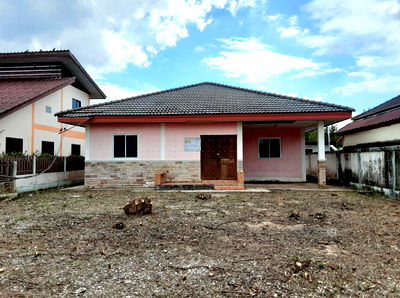 Houses for sale District Office of Mueang Phitsanulok : บ้านเดี่ยว 560 square meter Phitsanulok Muang Phitsanulok Hua Ro for 2485000 THB