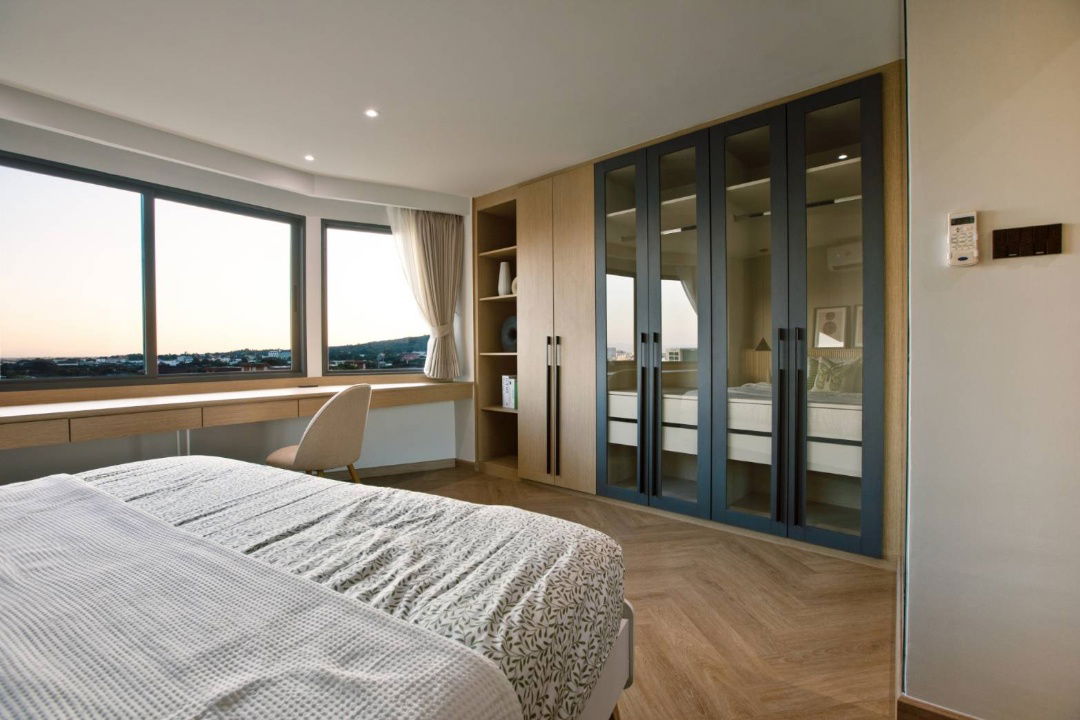 picture For rent: PENTHOUSE CONDO, large room in the heart of Nimman, offering the feeling of living in a private home RW006801 - 4/11