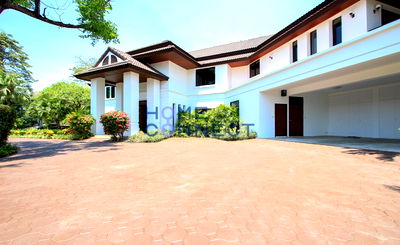 Houses for rent Tiwanon Road : Nichada Park House for Rent (4 bedroom 4 bathroom)