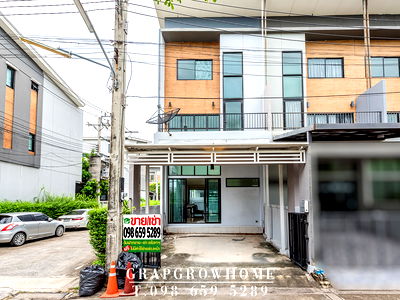 Townhouses for rent Bang Plee Samut Prakarn : 3-storey townhouse, Eco Space Bangna-Wongwaen, near Mega Bangna-Expressway-Suvarnabhumi Airport