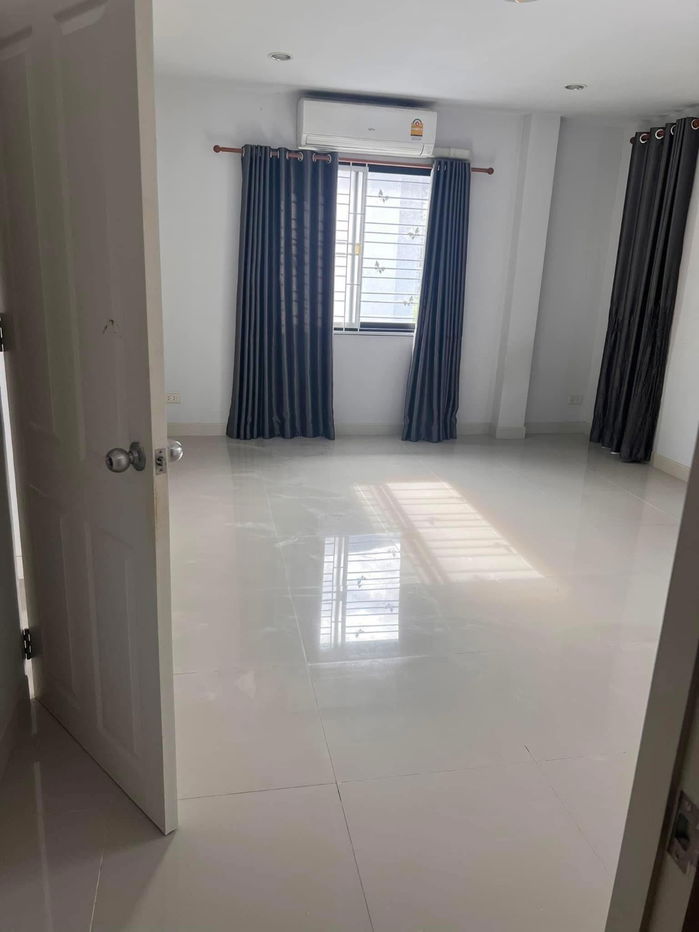 picture UK06-045 🏠 New house for rent, The Perfect Hill Bangsaen project 💸 Rental price: 17,000 baht/month (minimum 1 year contract) - 6/15