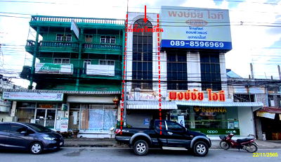 Shophouses for sale Kamphaeng Phet : อาคารพาณิชย์ 68.8 square meter Kamphaeng Phet Khanu Woralaksaburi Salok Bat for 3850000 THB