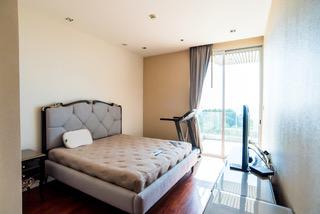 picture 2 Bedrooms Condominium @ The Cove - 2/31