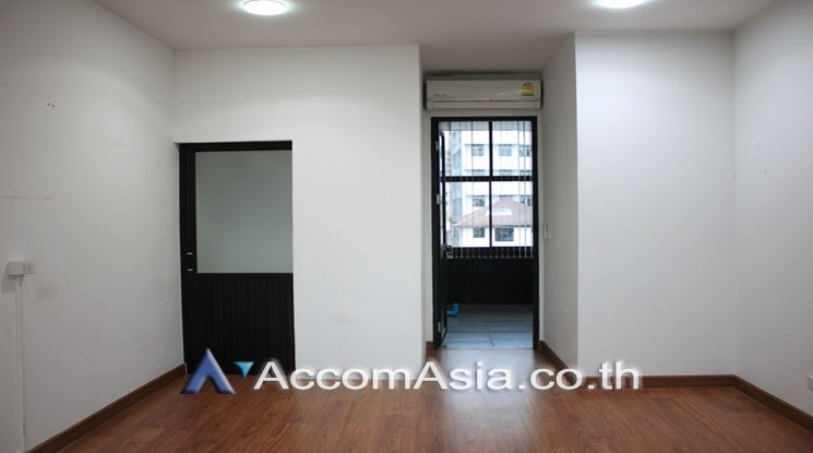 รูป 🔼🔽 AccomA 📩 Pet friendly,Home Office 4 BR Townhouse in Khlong Ton Nuea (AA25261) - รูปที่ 6/11