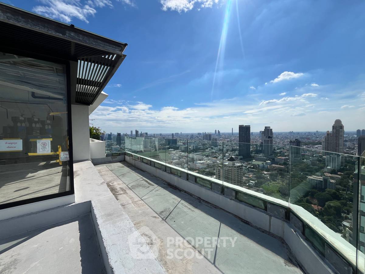 picture 4-BR Condo at Sathorn Gardens near MRT Si Lom (ID 2244568) - 15/24