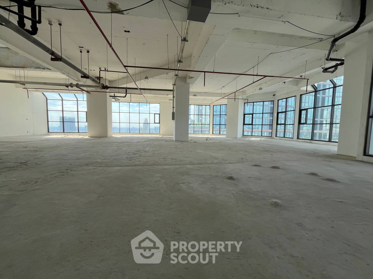 picture 4-BR Condo at Sathorn Gardens near MRT Si Lom (ID 2244568) - 2/24