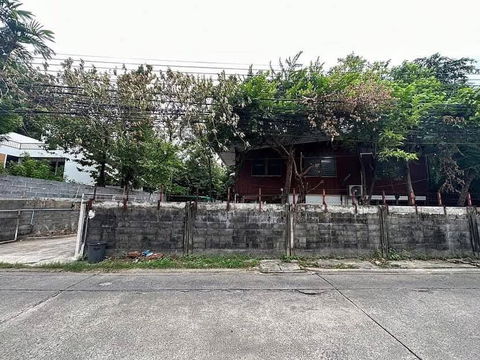 ขายที่ดินเอกมัย22 สุขุมวิท63 ที่ดิน 172ตร.ว จากถนนเอกมัย 400 ม. เข้าออกได้สุขุมวิท71 ปรีดีพนมยงค์ ใกล้BTSเอกมัย ทองหล่อ Ekkamai land sale 0879074045