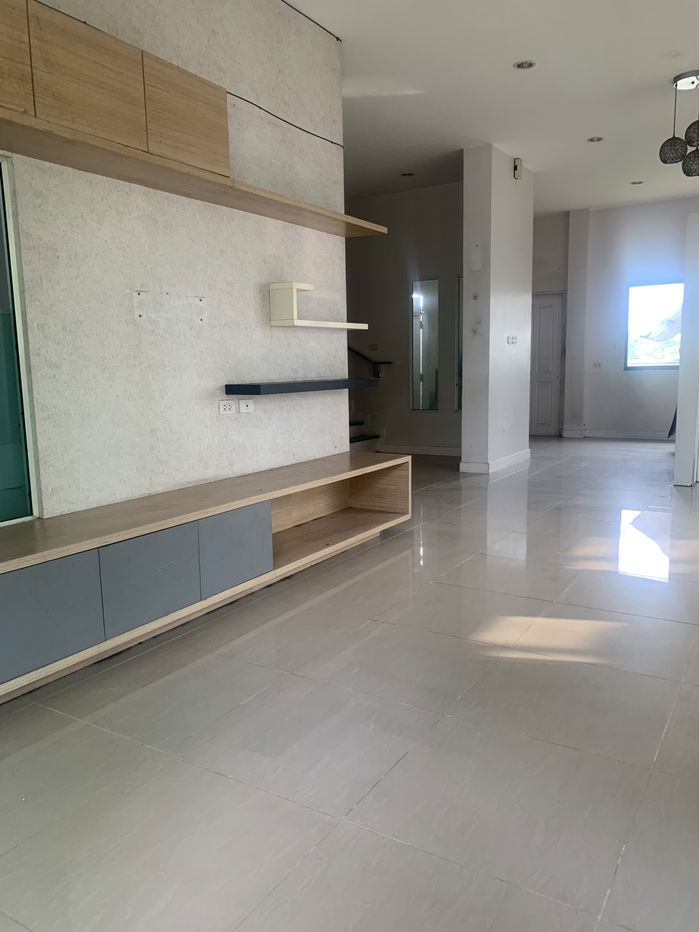 รูป บ้านแฝด เนื้อที่ทั้งหมด 193.2 ตารางเมตร 450/6 โครงการการ์เด้นพลัส ตำบลโพธิ์เสด็จ อำเภอเมืองนครศรีธรรมราช นครศรีธรรมราช ราคา 3,100,000 บาท - รูปที่ 5/12