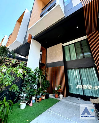 Townhouses for rent MRT Phattanakan : 🔼🔽 AccomA 📩 Pet friendly,Fully Furnished 3 BR Townhouse @Shizen Phatthanakan (AA43345)