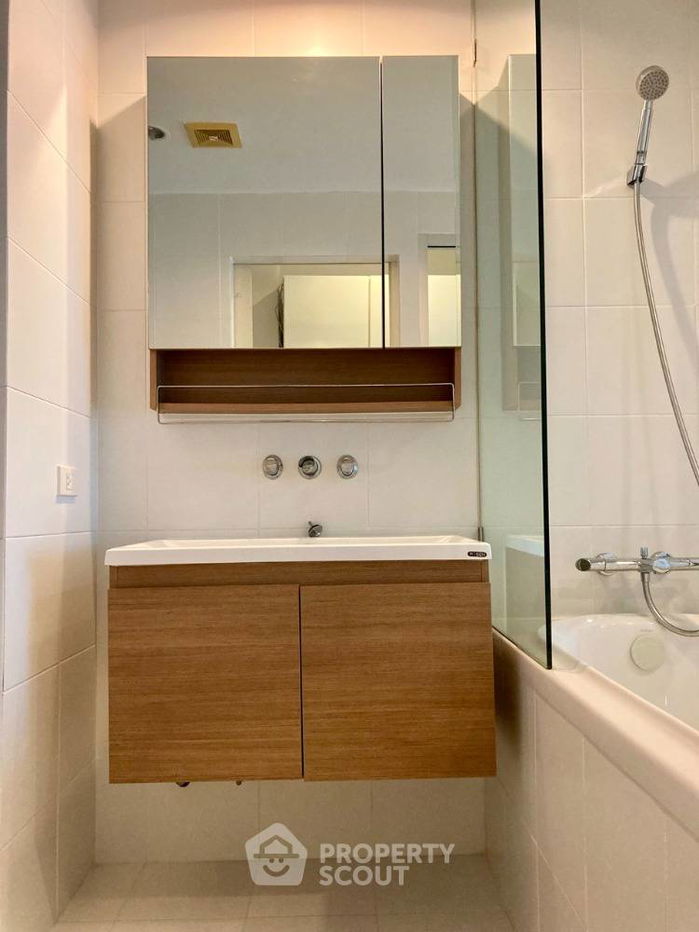 picture 1-BR Condo at The Seed Musee Sukhumvit 26 near BTS Phrom Phong (ID 869335) - 14/23