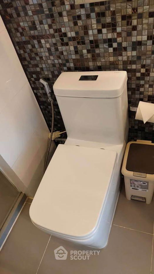 picture 1-BR Condo at The Room Sukhumvit 69 near BTS Phra Khanong (ID 2061003) - 10/10