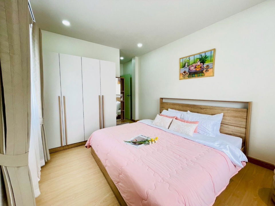 picture Lovely 2 bedrooms house for sale in Ruamchok area, fully furnished with electrical appliances, ready to move in, near Ruamchok Mall .- SW002847 - 5/14