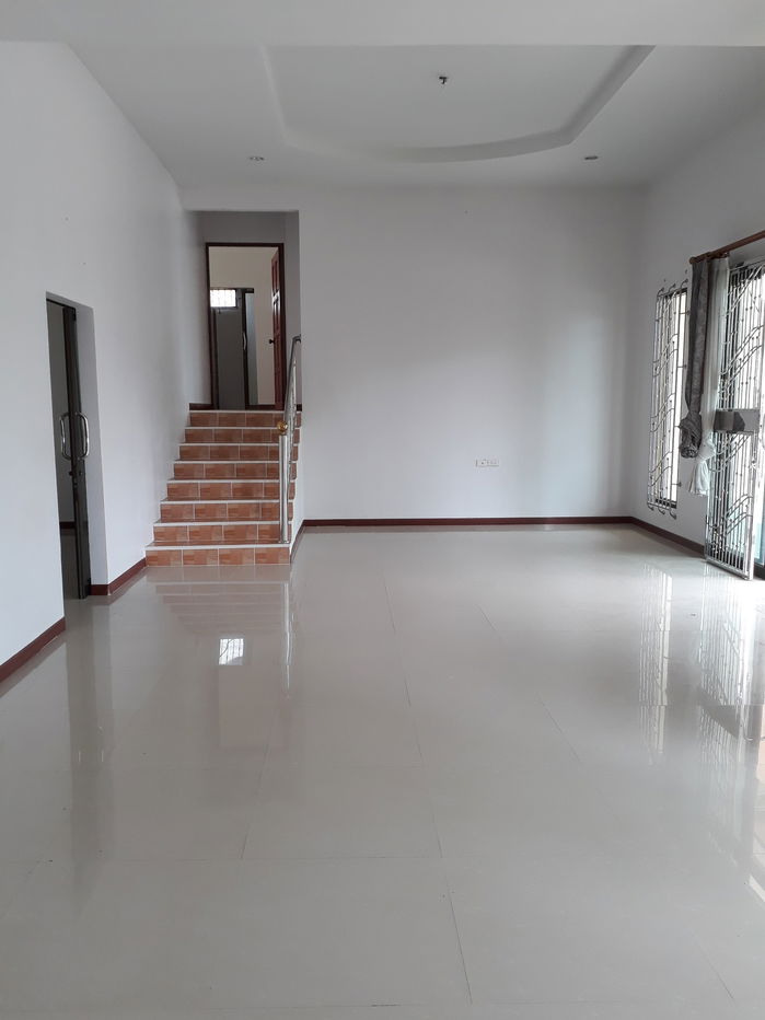 รูป บ้านเดี่ยว เนื้อที่ทั้งหมด 340 ตารางเมตร 79/17 หมู่บ้านอัญชลี  ตำบลเวียงสระ อำเภอเวียงสระ สุราษฎร์ธานี ราคา 4,510,000 บาท - รูปที่ 2/4