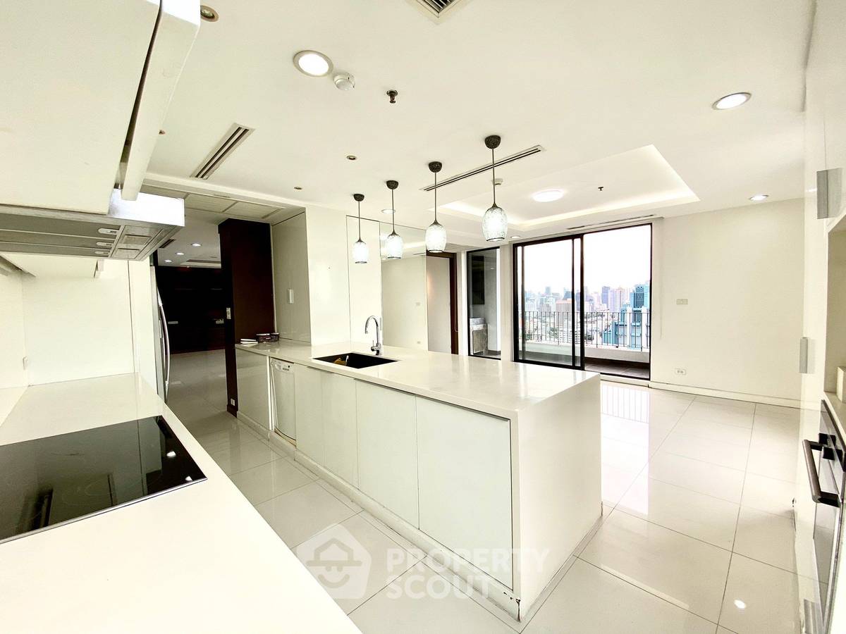 picture 3-BR Condo at Icon 3 Condominium close to Thong Lo (ID 1019405) - 2/13