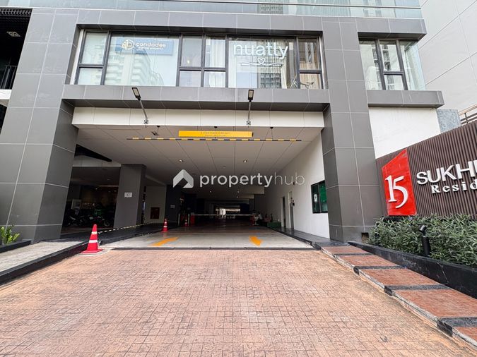 15 Sukhumvit Residences