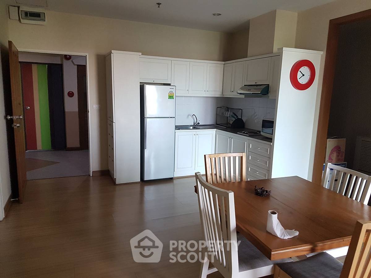 picture 3-BR Condo at The Maple Sathon-Narathiwat Condominium near BTS Saint Louis (ID 514608) - 1/14