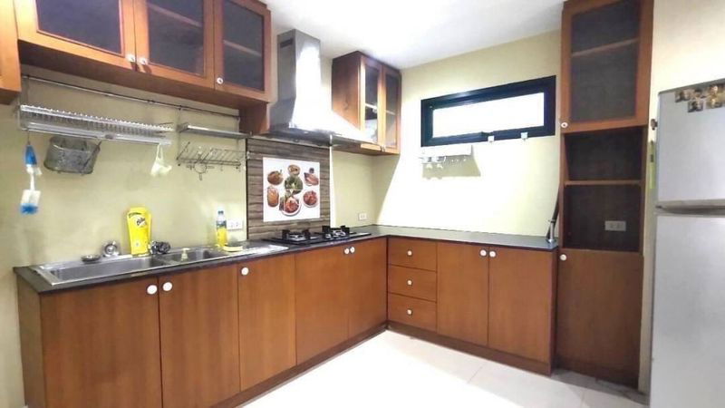 รูป บ้านเดี่ยวมือสอง หลังใหญ่ หมู่บ้านธารดารา  ศรีราชา ชลบุรี  - รูปที่ 6/20