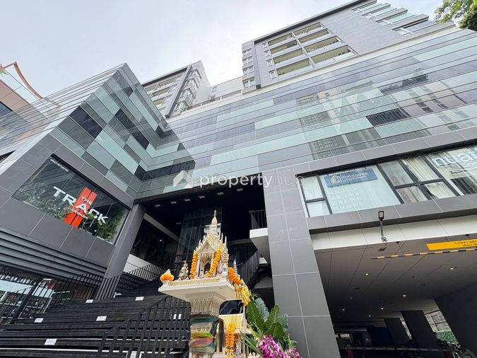 15 Sukhumvit Residences