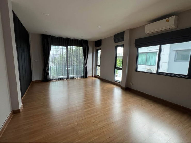 picture For rent✨ CENTRO Donmueang-Chaengwattana 🔥 Line ID @034etfin 📲 4 bedrooms 4 bathrooms - 6/9