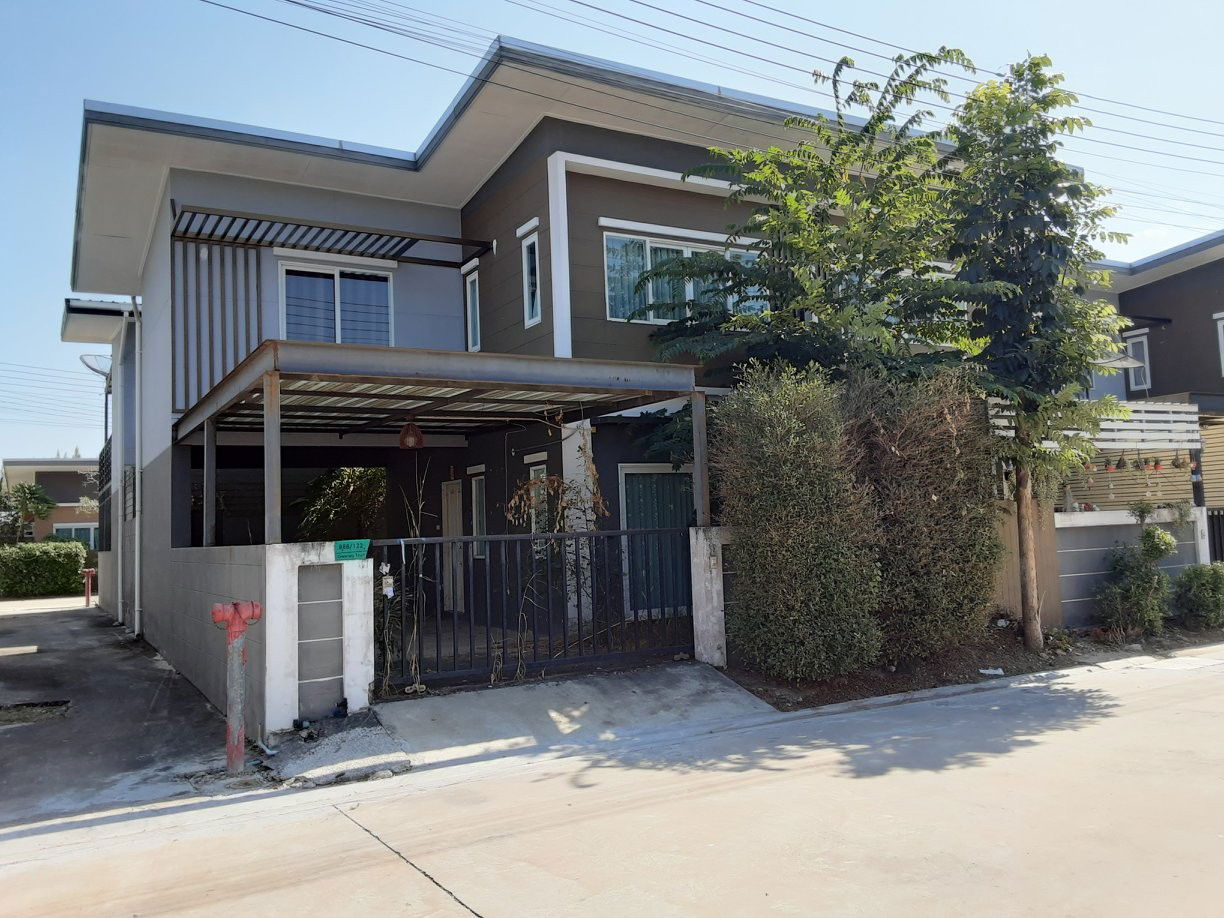 picture ทาวน์เฮ้าส์ 96 square meter Chonburi Ban Bung Nong I-run for 1530000 THB - 1/3