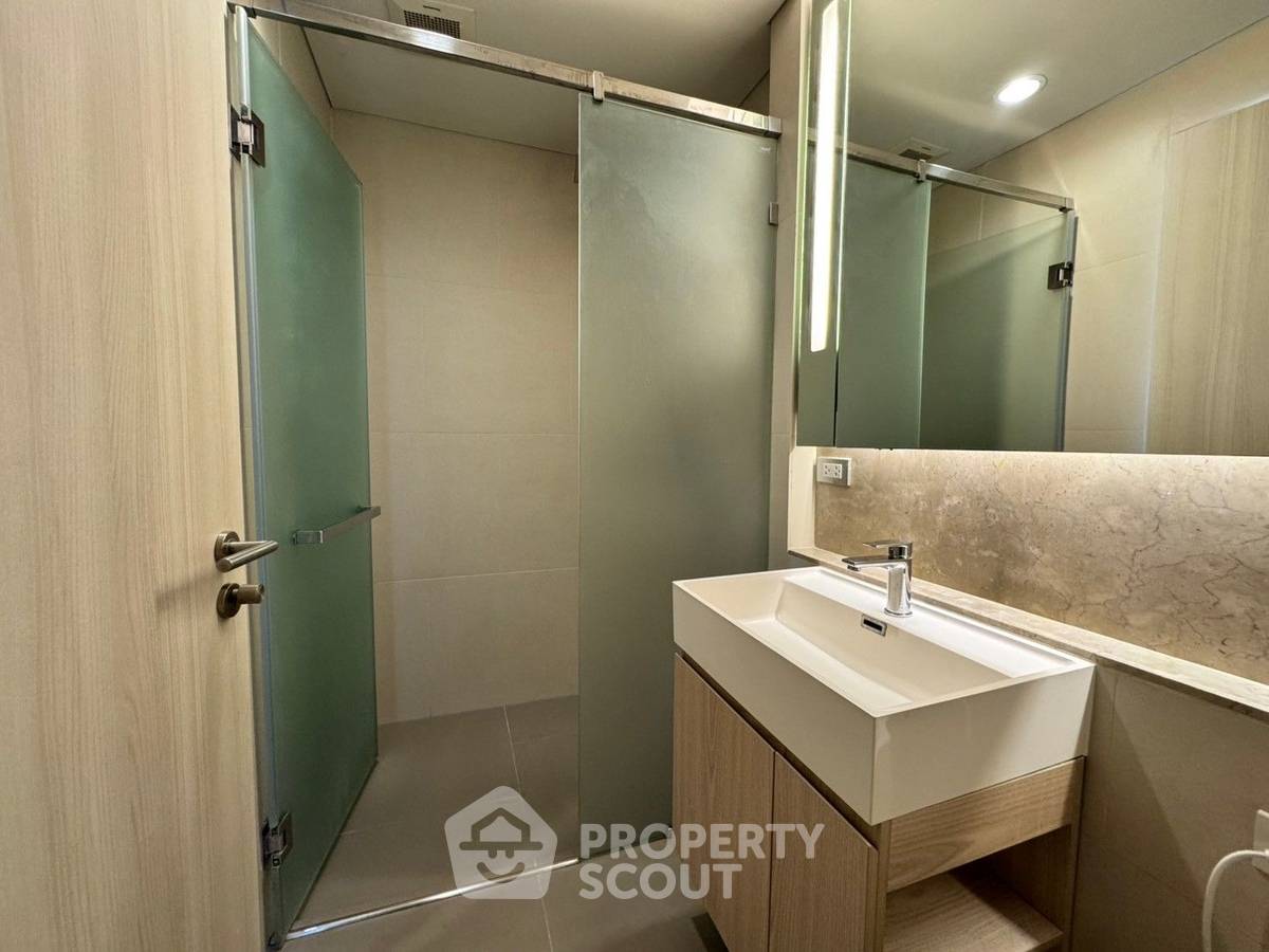 picture 2-BR Condo at The Lumpini 24 near BTS Phrom Phong (ID 2039519) - 12/12