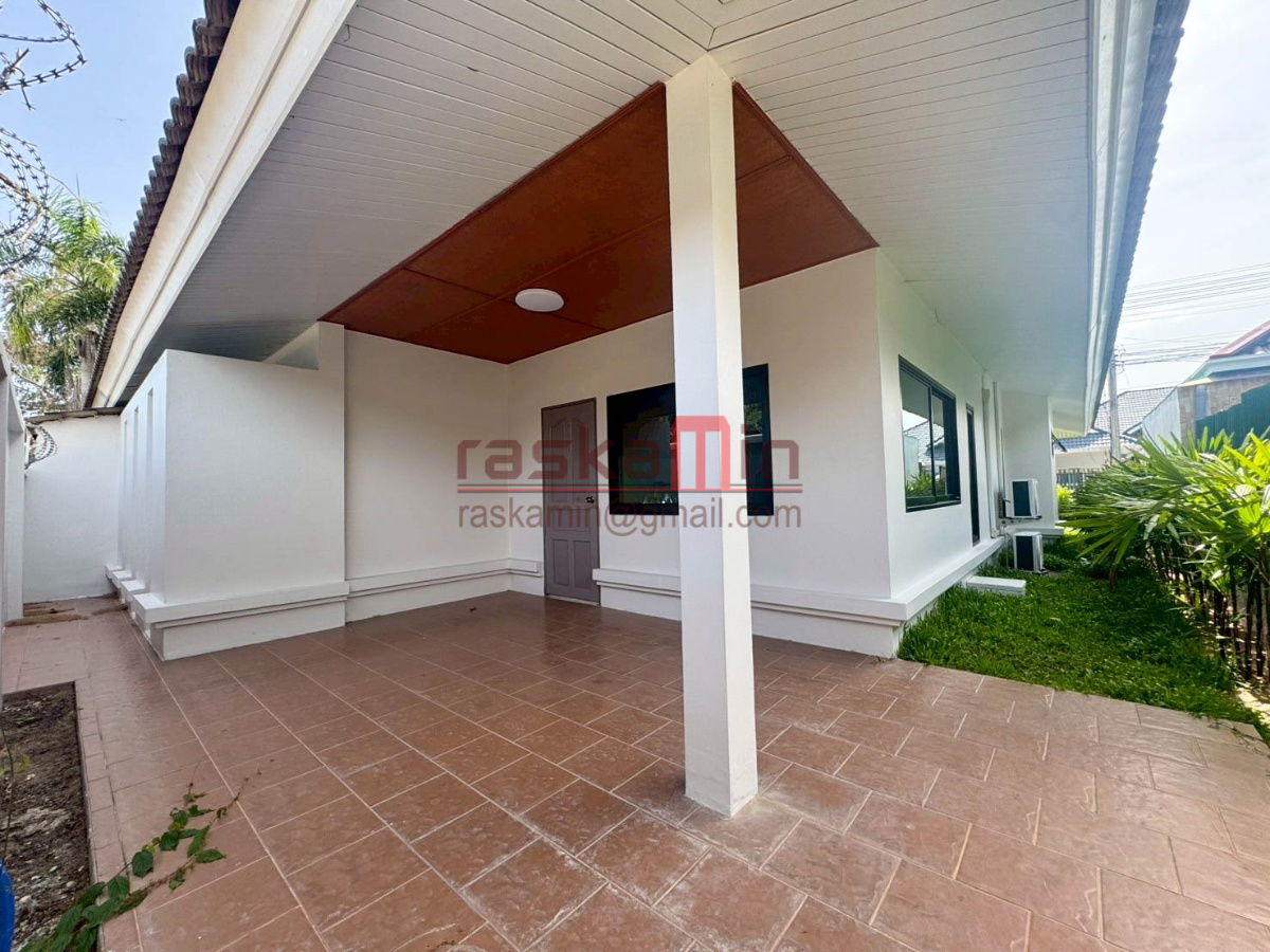 picture House for Sale with Spacious Living Area - 12/49