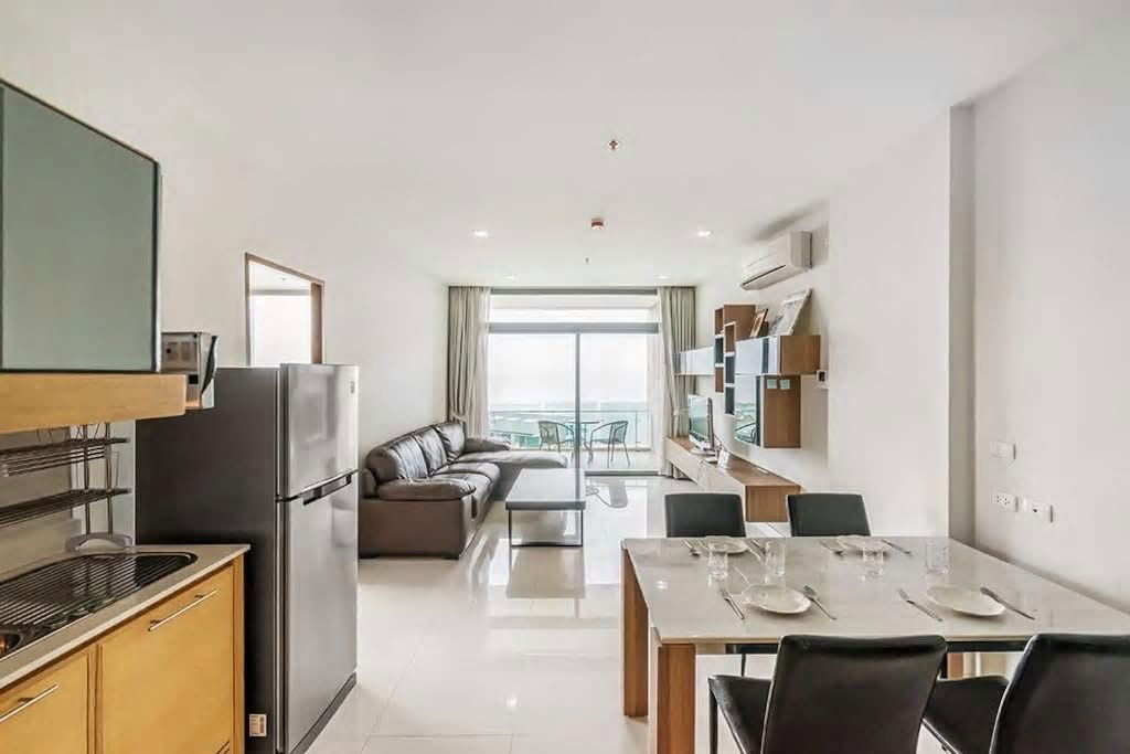picture UK06-039 🎯 Condo for rent by the sea - A (corner room, sea view) 📍 Bang Saen, Chonburi Province 💰 Rental price 33,000 baht / month - 4/11