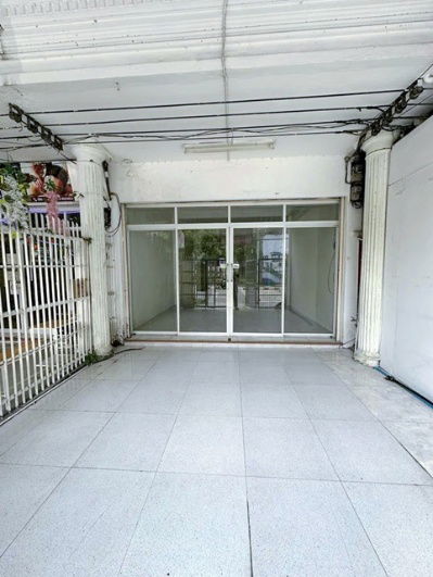 picture MRT Lat Phrao 600m. NEWEST Commercial building for rent 3-storey 26 sq.wa 312 sq.m. on the main road - 2/8