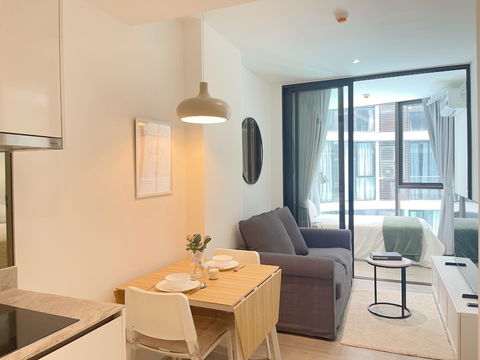 For rent, Fynn Asoke 2 beds nearby BTS Asoke, MRT Sukhumvit. Ready to move in 