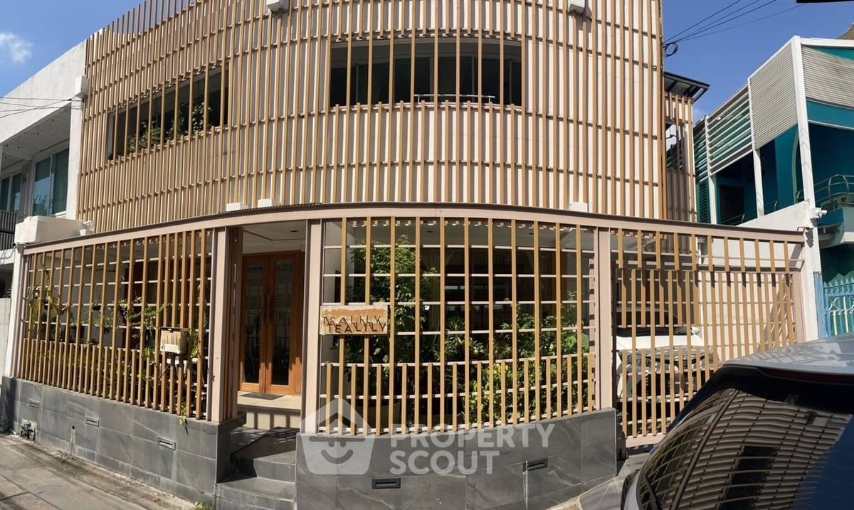 รูป บ้าน 2-ห้องนอน ใกล้ BTS เอกมัย (ID 1431738) - รูปที่ 2/10