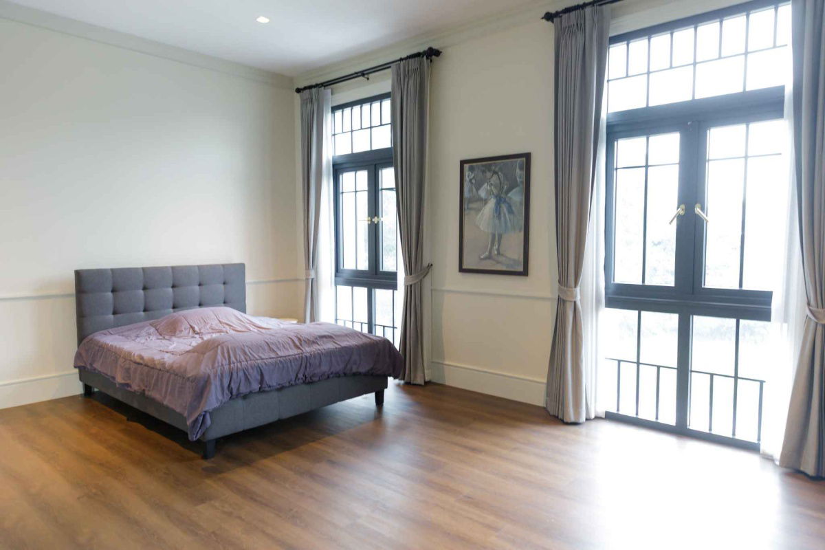 picture Luxury 3-Storey Riverside Home at Suan Eak Lek Park, Lam Luk Ka – Near Thupatemi Golf Course - 6/23