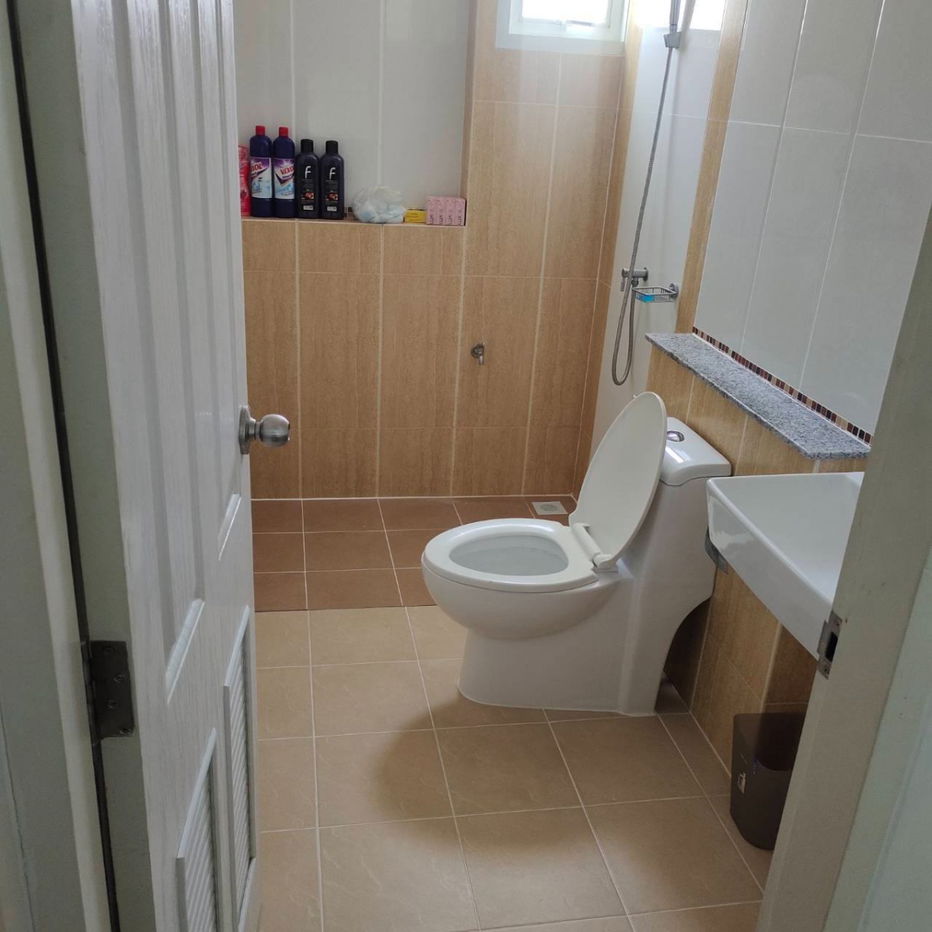 picture UK06-051 🏡 **Lake Valley House for rent, available to move in on October 4th!** 🌿 - Rent 30,000 baht/month  - 17/20