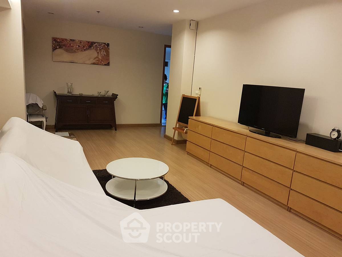picture 3-BR Condo at The Maple Sathon-Narathiwat Condominium near BTS Saint Louis (ID 514608) - 4/14
