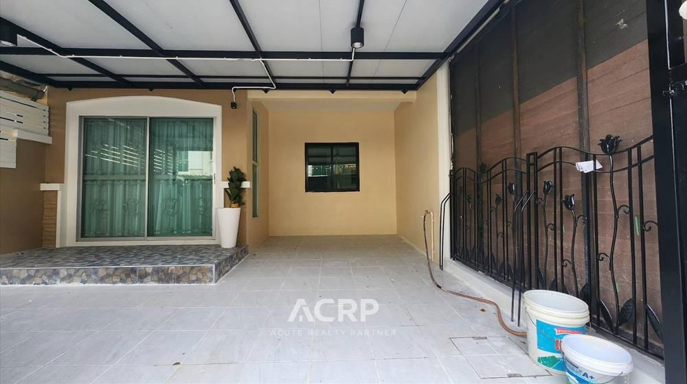 picture 3-story townhome for sale, newly renovated, Supalai Sukhumvit-Srinakarin, in good condition - 3/19