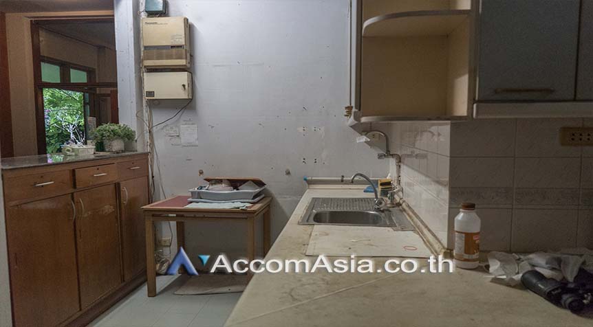 picture 🔼🔽 AccomA 📩 Home Office,Garden 4 BR House in Khlong Ton Nuea (AA26054) - 8/20
