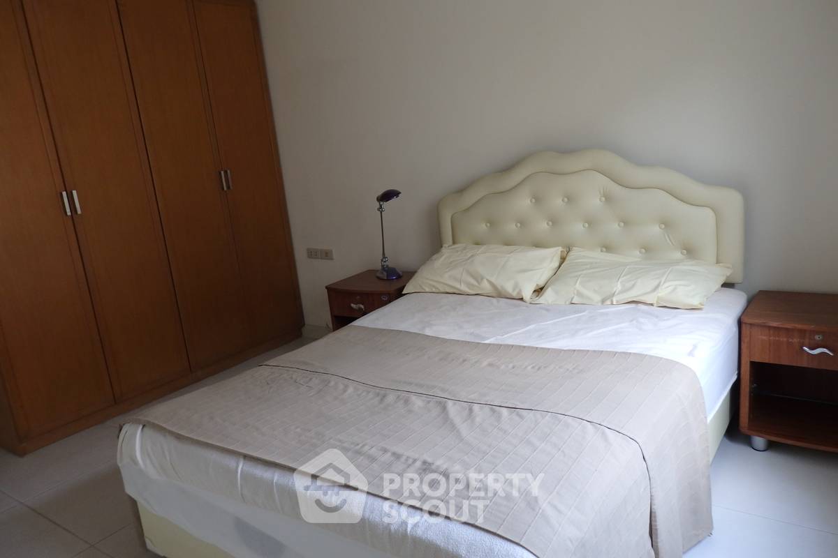 picture 3-BR Condo at Royal Castle Sukhumvit near BTS Phrom Phong (ID 886662) - 10/16