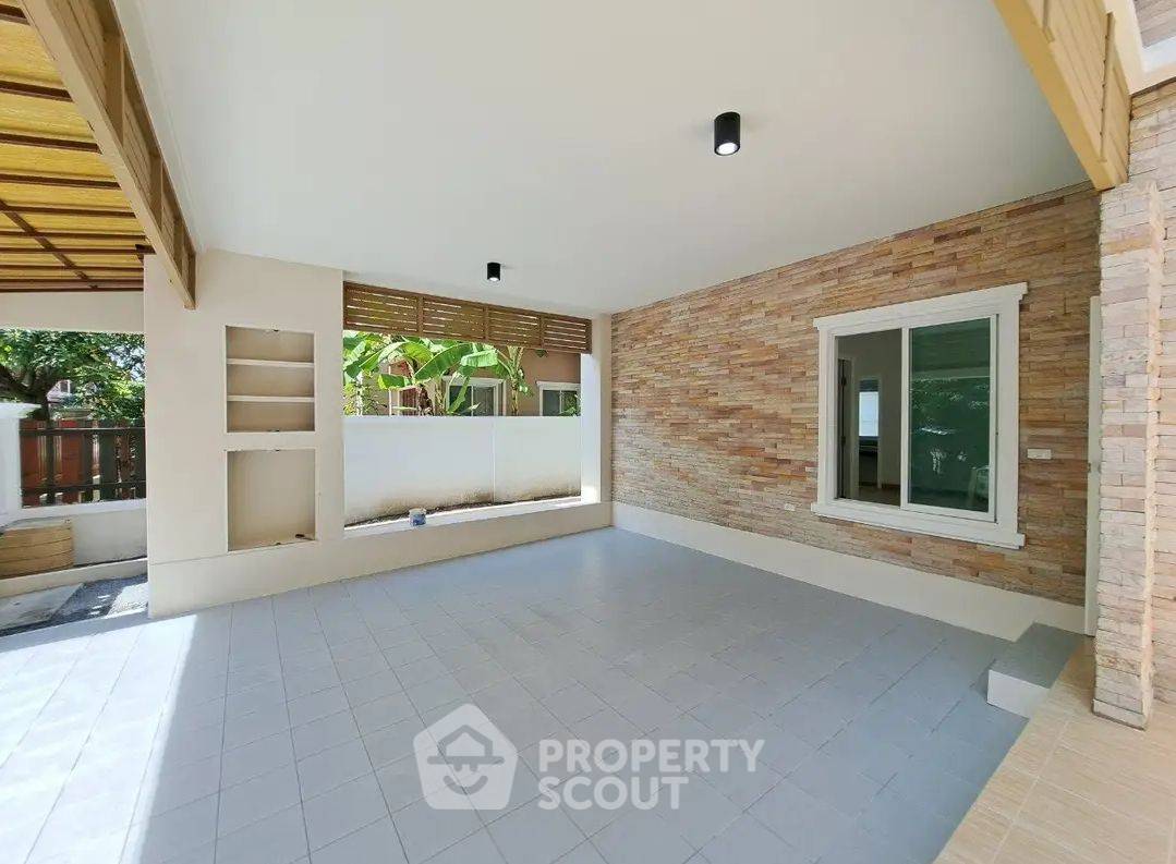 picture 3-BR House near MRT Yaek Tiwanon (ID 2165608) - 4/18