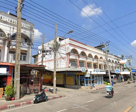 MRT Lat Phrao 600m. NEWEST Commercial building for rent 3-storey 26 sq.wa 312 sq.m. on the main road