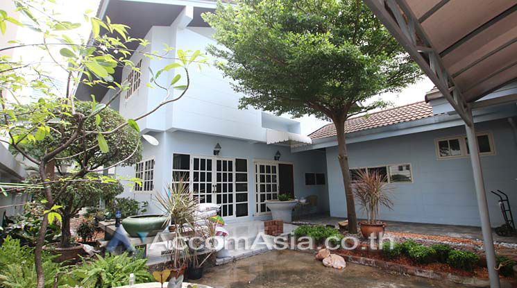 รูป 🔼🔽 AccomA 📩 Home Office 3 BR House in Khlong Ton Nuea (1716799) - รูปที่ 1/13