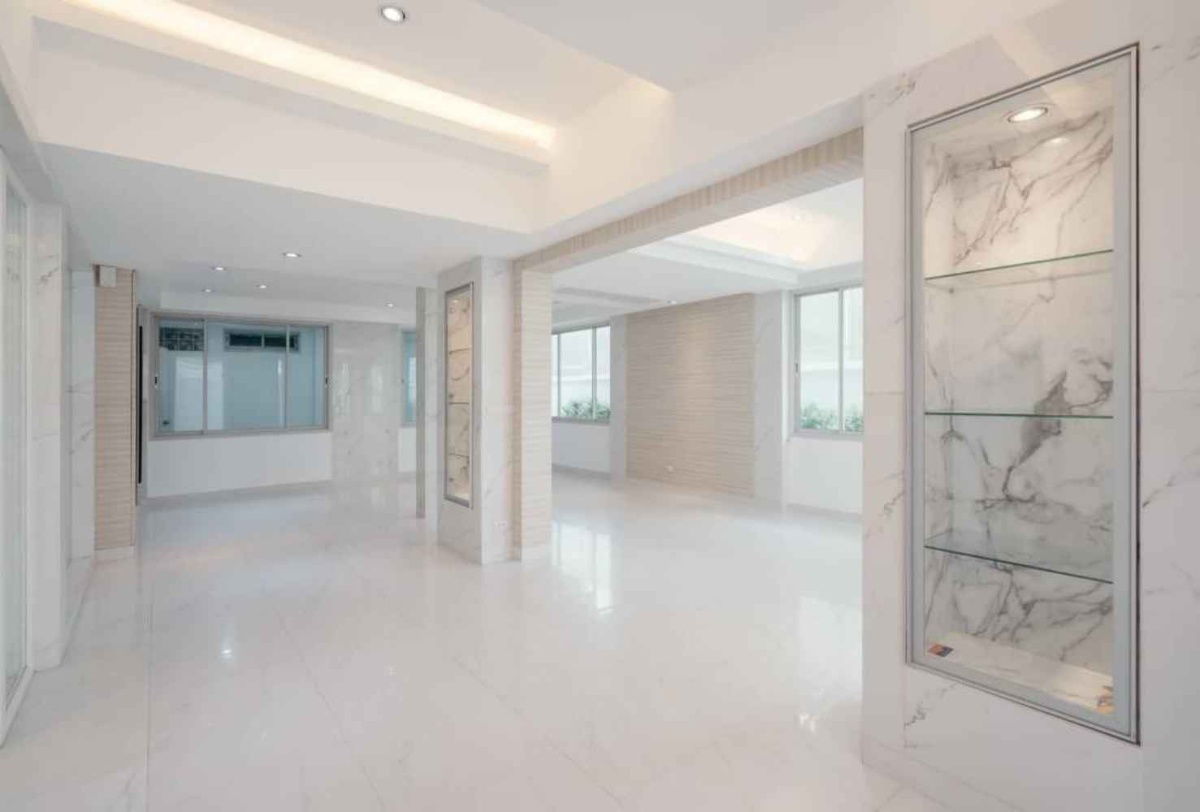 รูป ขาย Townhome 3 ชั้น สุขุมวิท 15 ทำเลทอง ใกล้ BTS อโศก & MRT เพชรบุรี เดิน 1 นาทีถึงโรงเรียนนานาชาติ NIST - รูปที่ 9/17