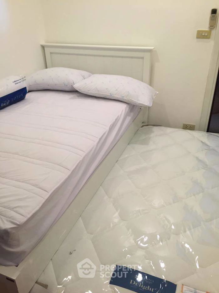 picture 2-BR Condo at Sathorn House Condominium near BTS Surasak (ID 333348) - 5/18