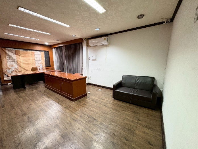 picture Home Office For Rent – 4-Story Building, Next to 7-Eleven, in the Heart of Town in Town, Lat Phrao 94 - 13/33